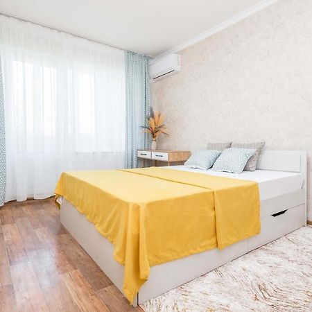 Prekrasnye Apartamenty Na Arbate Almaty Exterior foto