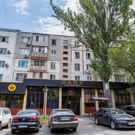 Prekrasnye Apartamenty Na Arbate Almaty Exterior foto